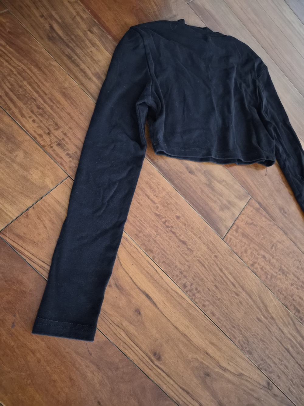 Black Long Sleeve Mock Neck Crop Top - Size XS - Picture 10 of 13
